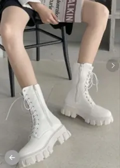 レディース　レースアップミドル丈厚底ブーツ