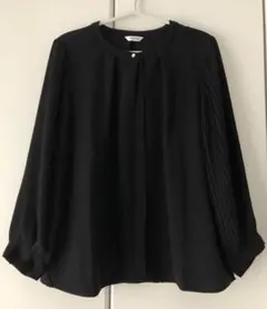 袖プリーツデザインブラウス