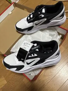 NIKE エアーマックス　ボルト サイズ27.5 センチ新品未使用品