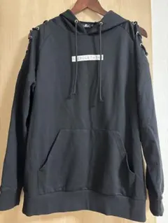 NieR トレーナー　黒　肩開き