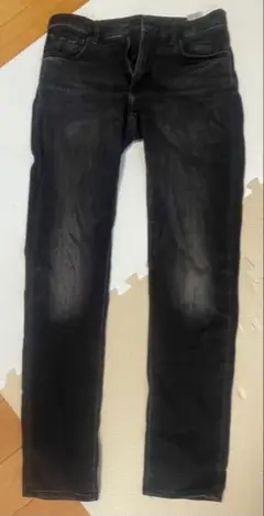HEATTECH ダークグレー ストレートジーンズ M