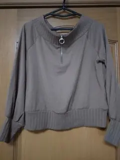 CECIL McBEE ジッパー付きニット ベージュ　レデース　Мサイズ