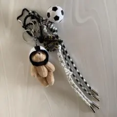 新品　じゃらじゃらキーホルダー　バッグチャーム　ストラップ　くま　サッカー