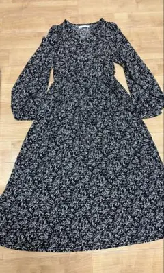 花柄 Vネック ロングワンピース
