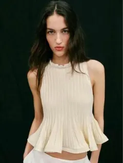 完売品⭐︎ZARA リブニットペプラムトップス S エクリュ 新品未使用】ZARA♡リブニットペプラムトップス エクリュ M - メルカリ