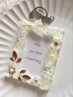 B8トレカケース　キーホルダー　リボン　フラワー　イエロー　黄色【Yk4】