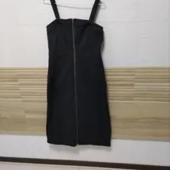 黒いデニム風ジャンバースカート