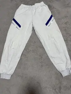 Reebok グレー ジャージパンツ ストライプデザイン