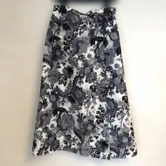 PINORE 花柄スカートのサムネイル