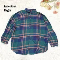 グリーンシャツ