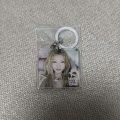 izna HANDLE WITH CARE アクリルマーカー ジョンウン