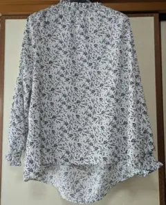 HK WORKS LONDON レディース 花柄ブラウス Mサイズのサムネイル