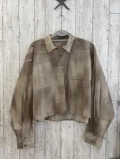 LOWRYS FARM シアーシャツ ベージュ　試着のみのサムネイル