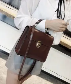 ブラウン ショルダーバッグ