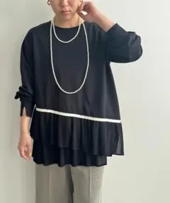 新品　今季　LHELBIE，レルビエ　プリーツヘムトップス　ブラックのサムネイル