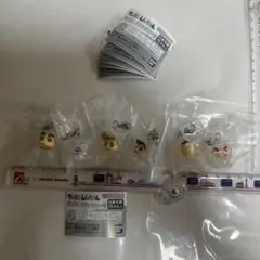 ガチャ　クレヨンしんちゃんめじるしアクセサリー3の全6種コンプセットです。