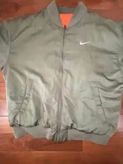 Nike MA-1 フライトジャケット オリーブリバーシブルのサムネイル