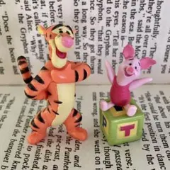 新品☆ディズニー☆くまのプーさん・ティガー＆ピグレットのフィギュア☆飾り人形雑貨