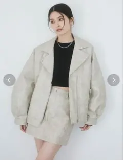 MURUA ヴィンテージライクフェイクレザーミドルジャケット / ミニスカート