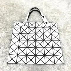 バオバオ　イッセイミヤケ　トートバッグ　エナメル　ホワイト　A4収納　素材タグ有