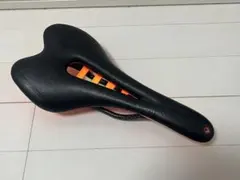 ASTVTE SKYLITE VT ロードバイク カーボンサドル - メルカリ
