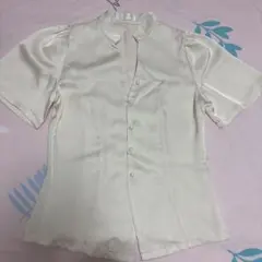 アイボリー サテン 半袖シャツ Sサイズ