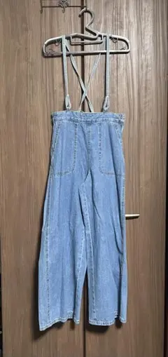 GU サスペンダー付きワイドパンツ