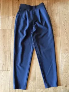 グレー スラックス