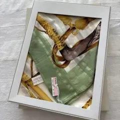 Karl Lagerfeld カールラガーフェルド スカーフ 大判 シルク 極美品☆Karl Lagerfeld☆ スカーフ 大判 花 ユリ ロゴブラック