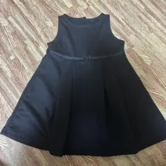 黒のノースリーブワンピース