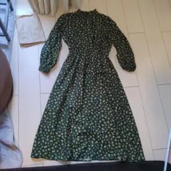 グリーン花柄ロングワンピース