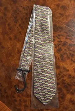 サルバトーレフェラガモ　船柄　ネクタイ