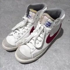 NIKE BLAZER MID '77 スニーカー　ブレーザー