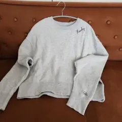 グレー クロップドスウェット