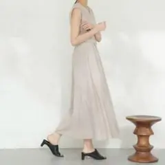 ナノユニバース　メランジドライ フロントボタンワンピース　Ｖネック　ベージュ