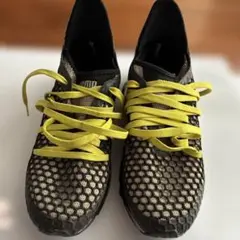 PUMA ブラック/イエロー スニーカー