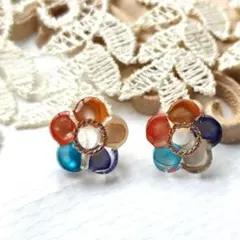 ピアス　ゴールド　サージカルステンレス　お花の形　カラフルさざれ石　小ぶり　①