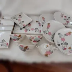 花柄陶器食器セット 14点 。