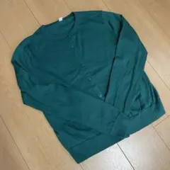 UNIQLOダークグリーン ボタン付き長袖カーディガン