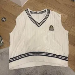 ホワイト ケーブル編み ニットベスト