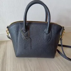 ラシエム　レザー製黒ショルダーバッグ