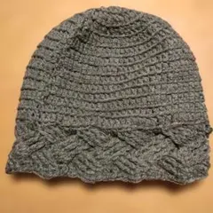 グレー 編み込みデザイン ニット帽