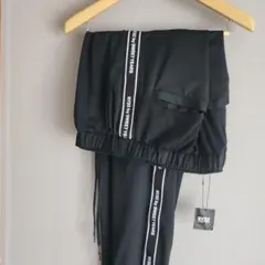 Item thumbnail for item 92e04af4-c3c8-4637-9a0c-31ecab8e8d5b