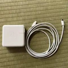 Apple 純正 【新品未使用】 70W USB-C電源アダプタとケーブルセット Apple純正 70W USB-C電源アダプタ 1個 - アスクル