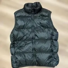 UNIQLO ウルトラライトダウンベスト グリーン　Mサイズのサムネイル