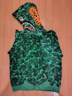 ココトト@断捨離様専用　APE　渋谷限定カモシャークパーカー　Mサイズ