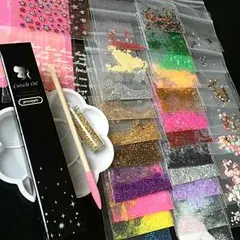 ４０種類以上‼︎お試しSET ネイルオイル シール 星 ラメホログリッターetc