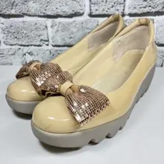 【極美品】ヒルズ アヴェニュー リボンパンプス ベージュ スパンコール 22.0