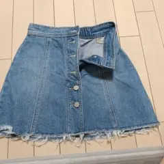 FOREVER21 デニム ミニスカート フリンジ フロントボタンのサムネイル