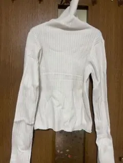タートルネック 白